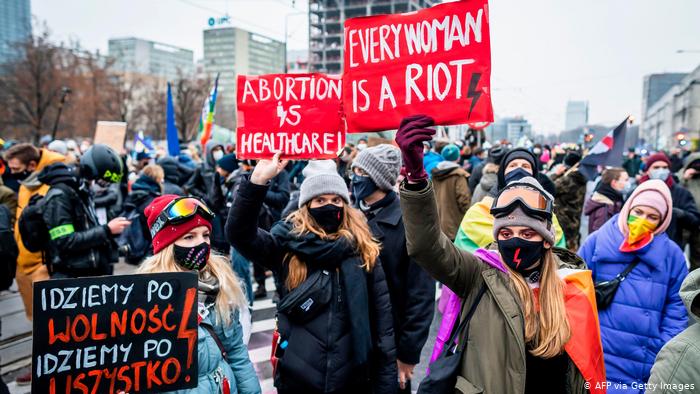 Polonya: Kürtaja sadece tecavüz ve sağlık risk altındaysa yasal izin verilecek