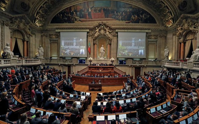 Portekiz'de erken seçime gitmek için meclis feshedildi