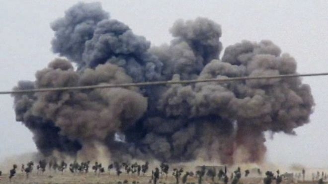 Rus jetleri IŞİD'in 'başkent'ini vurdu!