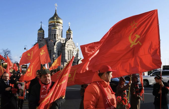 Rus milletvekilleri: Sovyetler Birliği'nin dağılmasını 20. yüzyılın en büyük felaketi olarak tanıyalım