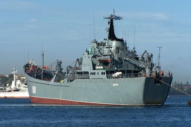Rus savaş gemisi boğazdan geçti!