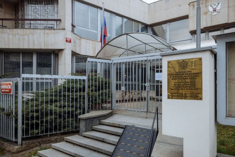 Rusya, Çekya'nın 20 diplomatını sınır dışı ediyor