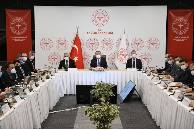 omicron,Sağlık Bakanı Koca'dan 'İstanbul' toplantısı sonrası uyarı: Omicron'un bulaşma hızı çok yüksek
