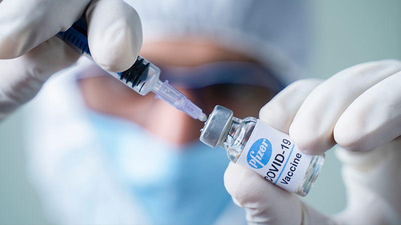 Seyahat acentesi 799 Euro karşılığında Sırbistan'a götürüp aşı yaptırıyor