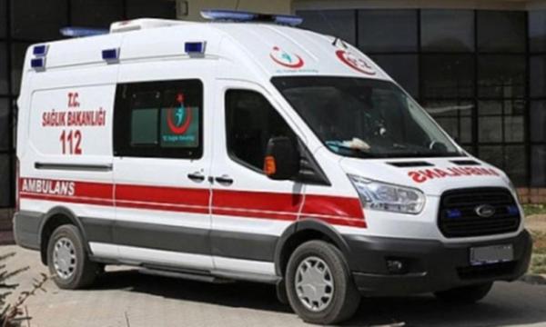 Seyir halindeki ambulansta oksijen tüpü patladı: 1 çocuk öldü