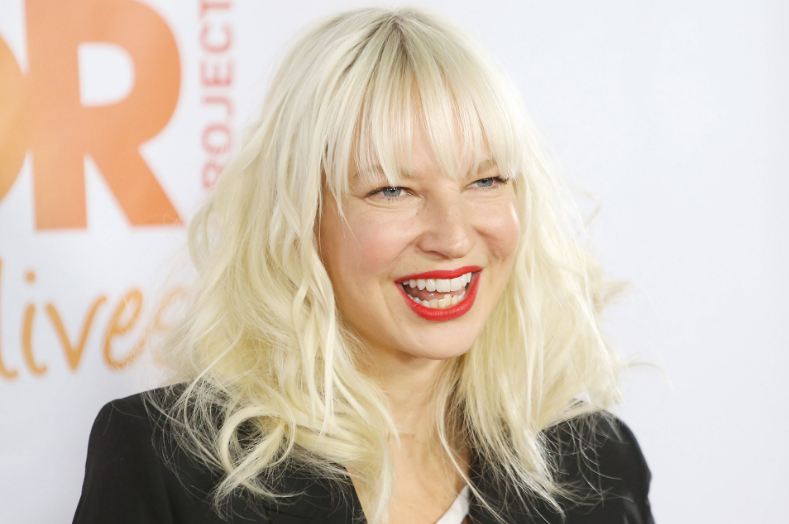 Sia'dan şantajcılara yanıt; Çıplak fotoğrafını paylaştı!