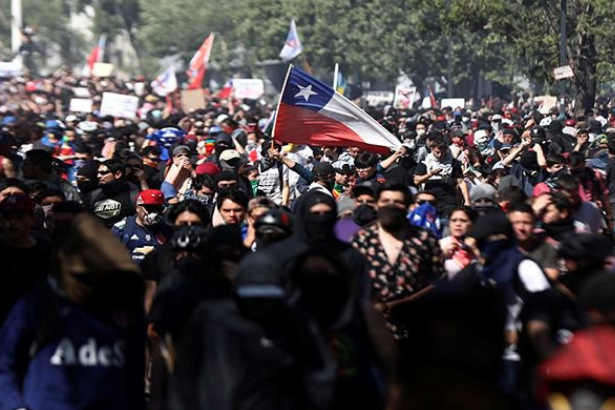 Şili'de grev başladı! Ölü sayısı 15'e yükseldi