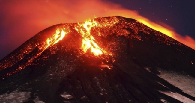Şili'de volkan patladı! Bölge tahliye ediliyor!