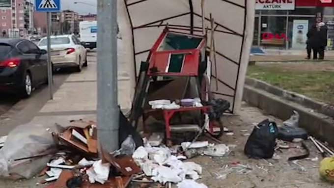 Simit satarken otomobil çarpan seyyar satıcı hayatını kaybetti 