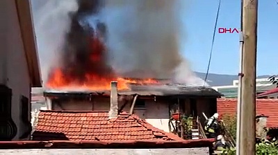 Sinir krizi geçirip evini ateşe veren kadın ve 3 yaşındaki kızı yaralandı