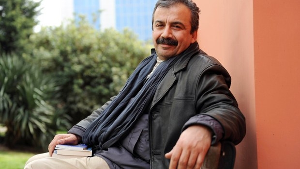 Sırrı Süreyya Önder: Öcalan, tarihi bir mektup kaleme alıyor!