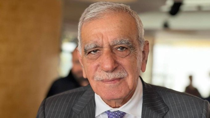 Siyasetten çekildiğini açıklayan Ahmet Türk, Mardin'den aday oldu
