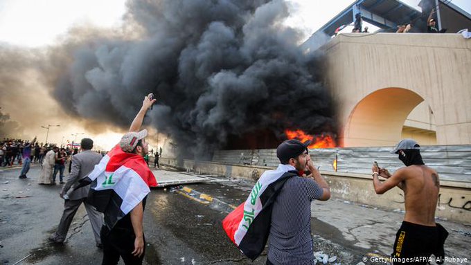 Sokağa çıkma yasağı ilan edilen Irak'ta protestolar sürüyor