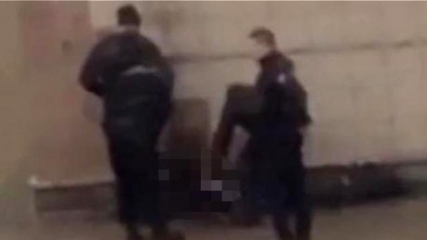 Sokak ortasında bir gence copla tecavüz eden polislere soruşturma