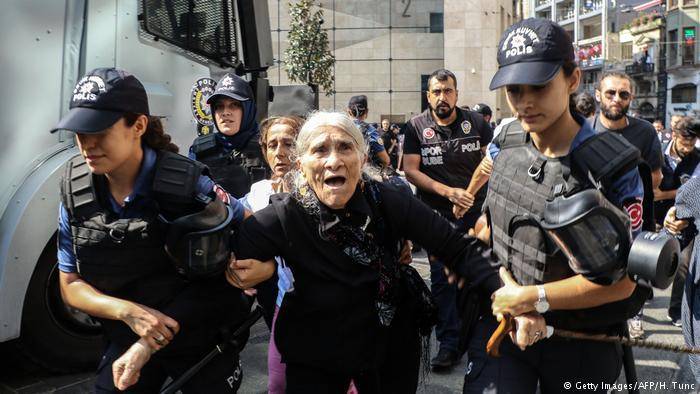 Soylu'dan Cumartesi Anneleri açıklaması: Çok affedersiniz bu kişiler Eminönü Meydanı'nda gezerken mi kayboldu?