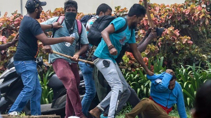 Sri Lanka'daki protestolarda 8 kişi öldü, orduya ateş açma emri