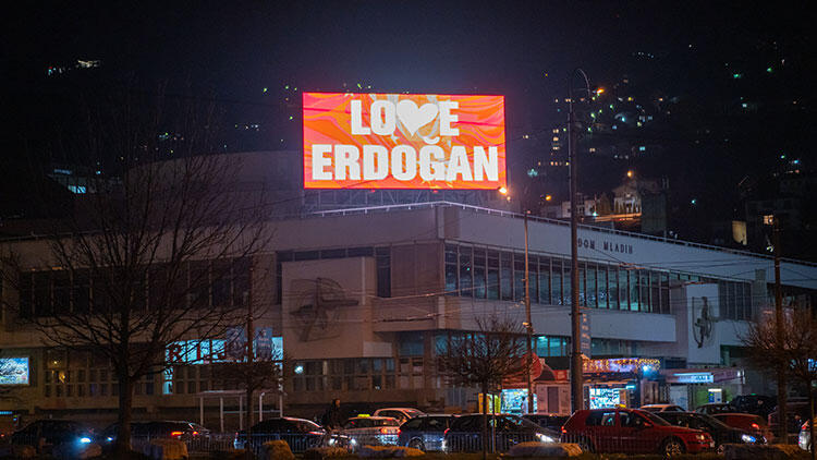 'Stop Erdoğan'a cevaben 'Love Erdoğan' mesajı