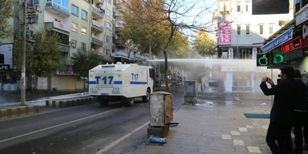 Diyarbakır'daki protestoda 1 çocuk silahla başından yaralandı!