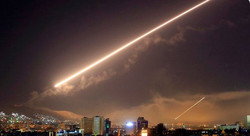 Suriye hava savunma sistemleri hava saldırısına karşılık verdi