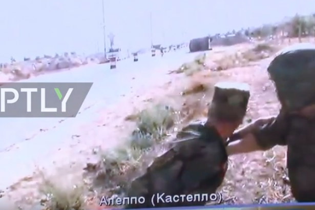 Suriye'deki Rus askerler canlı yayında saldırıya uğradı!