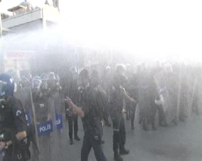 Taksim'de sert polis müdahalesi!