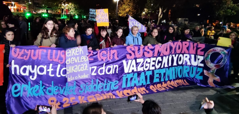 Taksim'deki feminist yürüyüşe izin verilmedi
