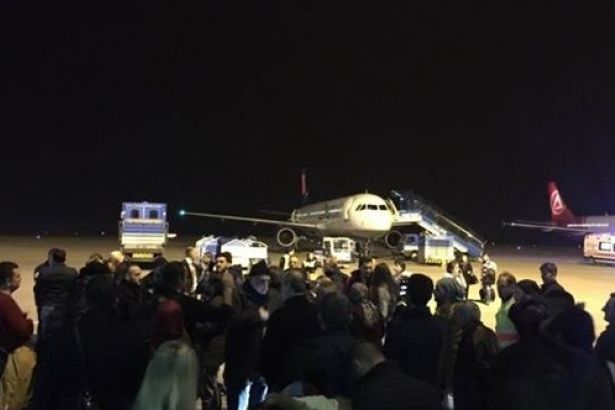 Trabzon-İstanbul uçağında kavga 