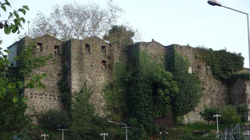 Trabzon'da 700 yıllık kalenin varisi oldular: Teslim alınca kalede yaşayabiliriz