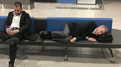 Trabzonspor Başkanı havaalanında uyudu