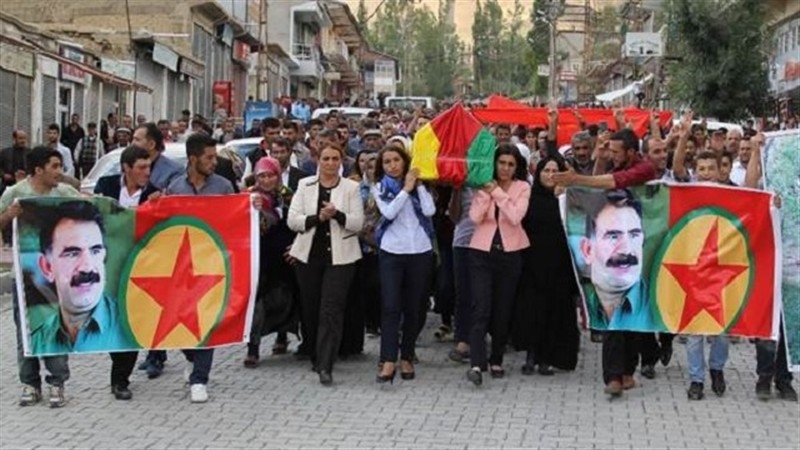 PKK'li tabutu taşıyan HDP'li Tuğba Hezer'e soruşturma!