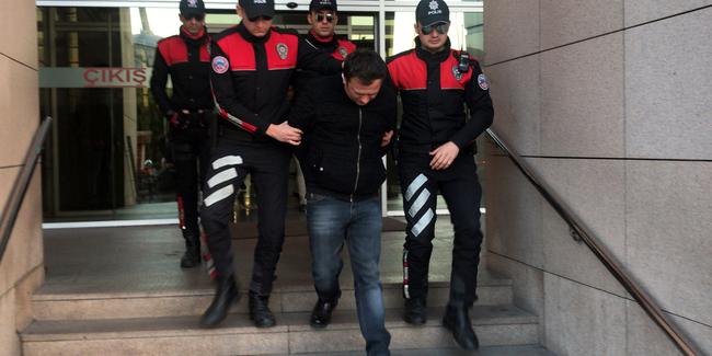 Turisti dolandırıp taciz eden taksici tutuklandı