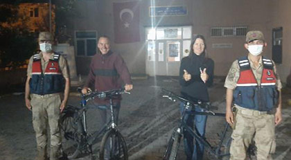Türkiye turuna çıkan İsviçreli turistlerin bisikletleri çalındı