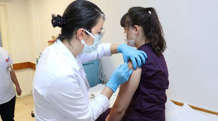 Türkiye'de koronavirüs aşısı deneylerinde yan etkiye rastlanmadı