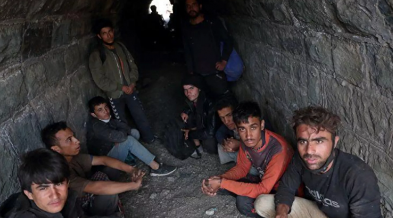 Türkiye'ye kaçan Afgan, drenaj tünelinde yaşıyor: Bitcoin işi kurmayı planlıyordum