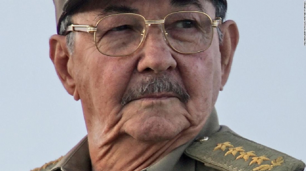 Twitter, Raul Castro ve çok sayıda komünistin hesabını askıya aldı