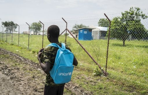 UNICEF: Çatışma bölgelerindeki dört çocuktan biri okula gidemiyor!