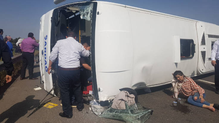 Urfa’da 1 Mayıs kutlamalarına giden işçilerin bulunduğu otobüs kaza yaptı: 5 kişi öldü