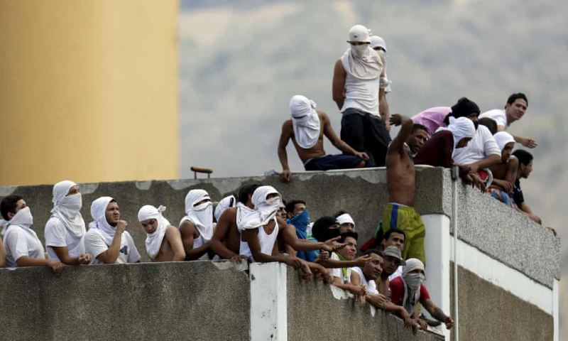 Venezuela'da cezaevinde isyan: 40 ölü, 50 yaralı, müdür bıçaklandı