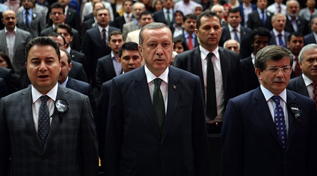 Yarkadaş: Babacan ve Davutoğlu AKP’nin Türkiye’nin başına açtığı hiçbir belaya dair esaslı bir özeleştiri vermiyor, sürekli top çeviriyorlar!