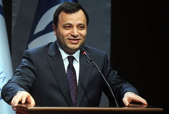 Yeni AYM başkanı Zühtü Arslan seçildi!