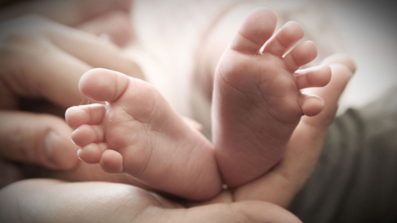 Yeni doğan bebeklerin kimlikleri eve gönderilecek