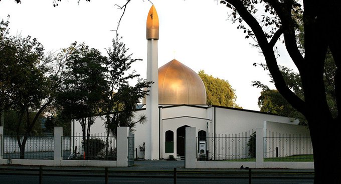 Yeni Zelanda'da saldırı yapılan Al Noor ve Linwood camileri ziyarete açıldı