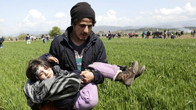 Yunanistan: Makedonya'nın göçmenlere müdahalesi alçakça!