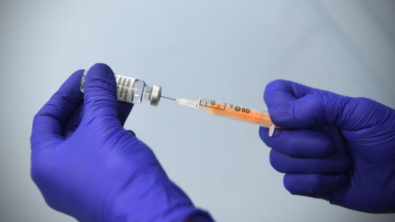 'Zengin ülkelerdeki sağlıklı insanlar, risk grubundaki kişilerden önce aşı oluyor'