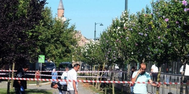 Zeytinburnu tramvay durağında bir kişi öldürüldü!