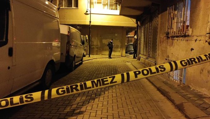 Zeytinburnu’nda 15 aylık bebek ikinci kattan düştü