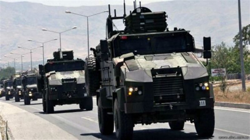 Diyarbakır'da askeri araca saldırı!