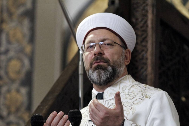 Ali Erbaş: Din görevliliği sınavlarında sigara kullananlar tercih edilmeyecek