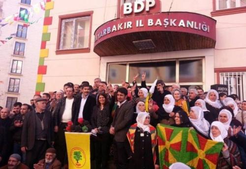 Diyarbakır'da AKP'ye protesto!