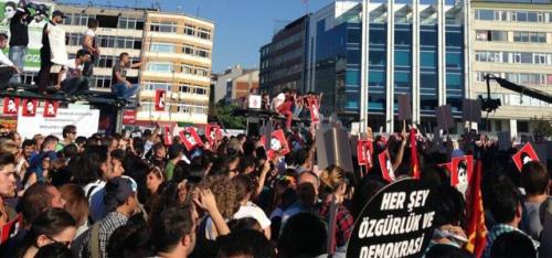 Direnişçilerden Kadıköy konseri!